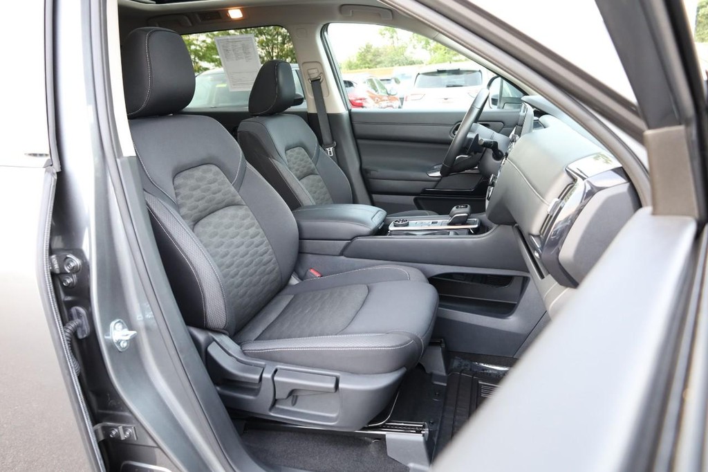Nissan Pathfinder Vehicle Image 29