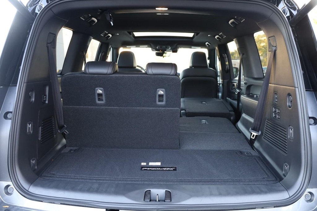 Nissan Armada Vehicle Image 07