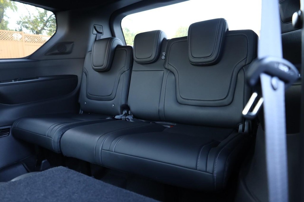Nissan Armada Vehicle Image 29