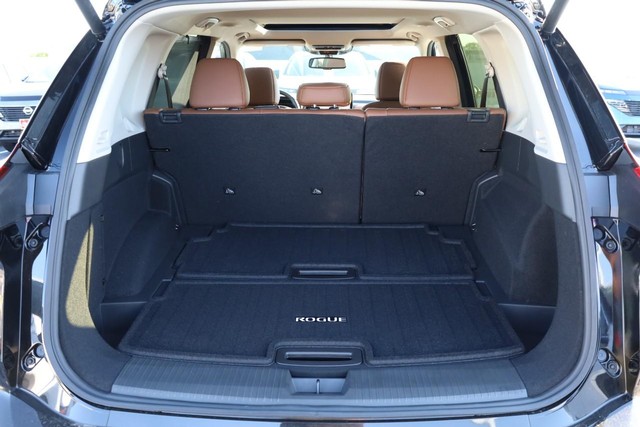 Nissan Rogue Vehicle Image 07