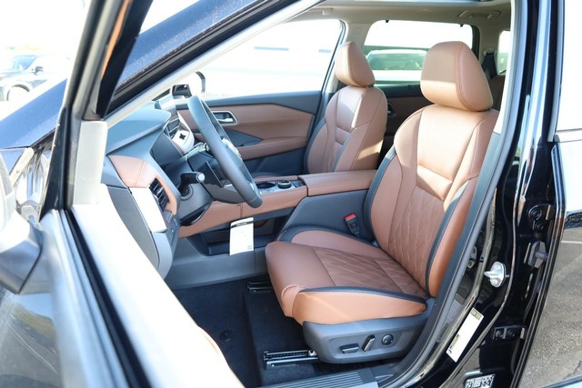 Nissan Rogue Vehicle Image 08