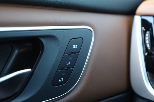 Nissan Rogue Vehicle Image 21