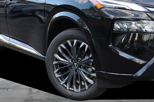 Nissan Rogue Vehicle Image 03