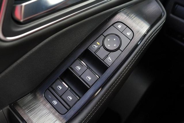 Nissan Rogue Vehicle Image 18