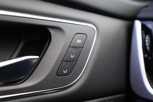 Nissan Rogue Vehicle Image 19