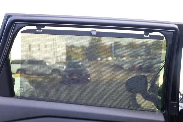Nissan Rogue Vehicle Image 23