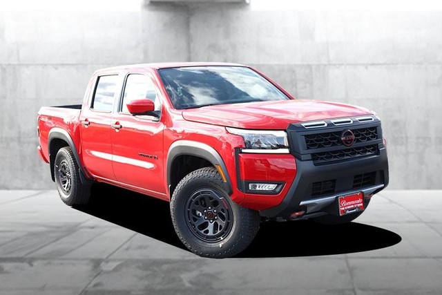 Nissan Frontier Vehicle Full-screen Gallery Image 2