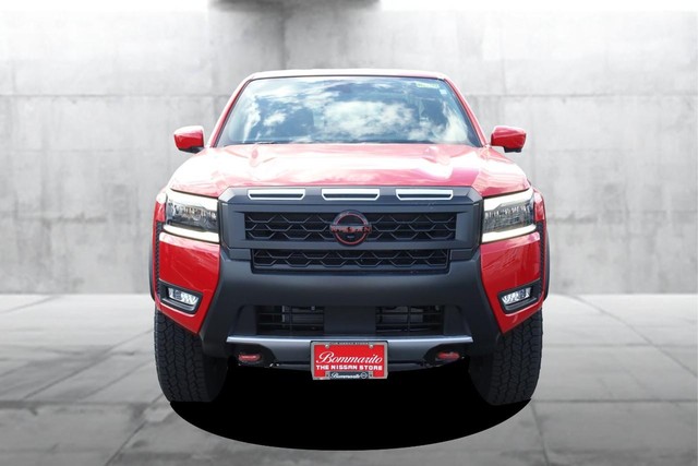 Nissan Frontier Vehicle Full-screen Gallery Image 4