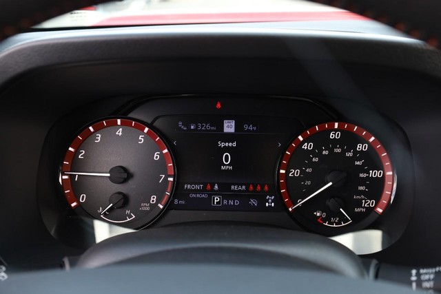 Nissan Frontier Vehicle Full-screen Gallery Image 11