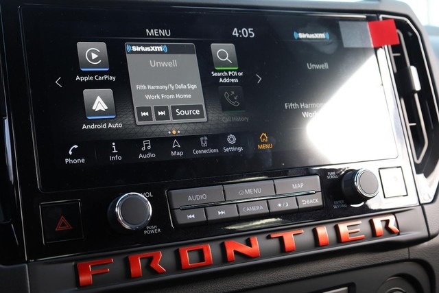 Nissan Frontier Vehicle Full-screen Gallery Image 12