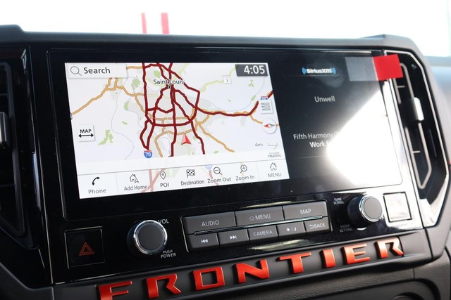 Nissan Frontier Vehicle Full-screen Gallery Image 13