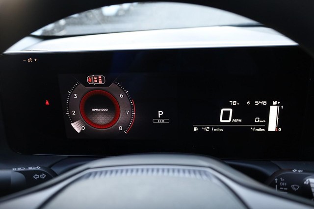 Nissan Sentra Vehicle Image 10