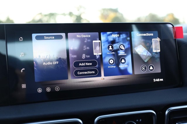 Nissan Sentra Vehicle Image 11