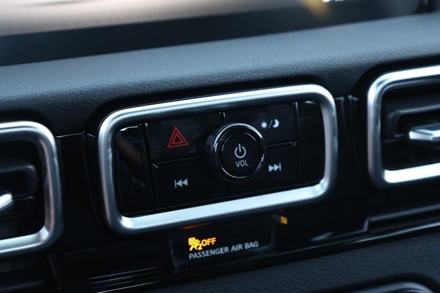 Nissan Sentra Vehicle Image 13