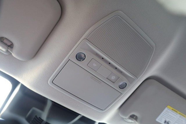 Nissan Sentra Vehicle Image 17