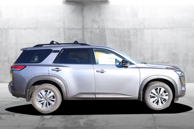 Nissan Pathfinder Vehicle Image 05