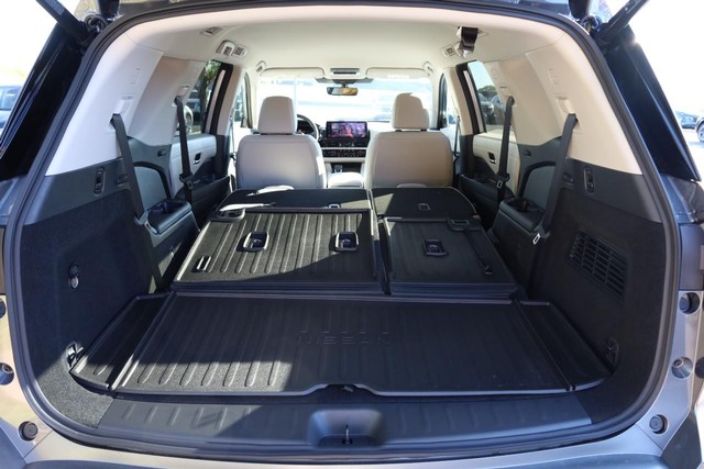 Nissan Pathfinder Vehicle Image 07