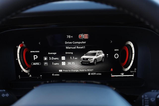 Nissan Pathfinder Vehicle Image 10