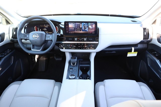 Nissan Pathfinder Vehicle Image 23