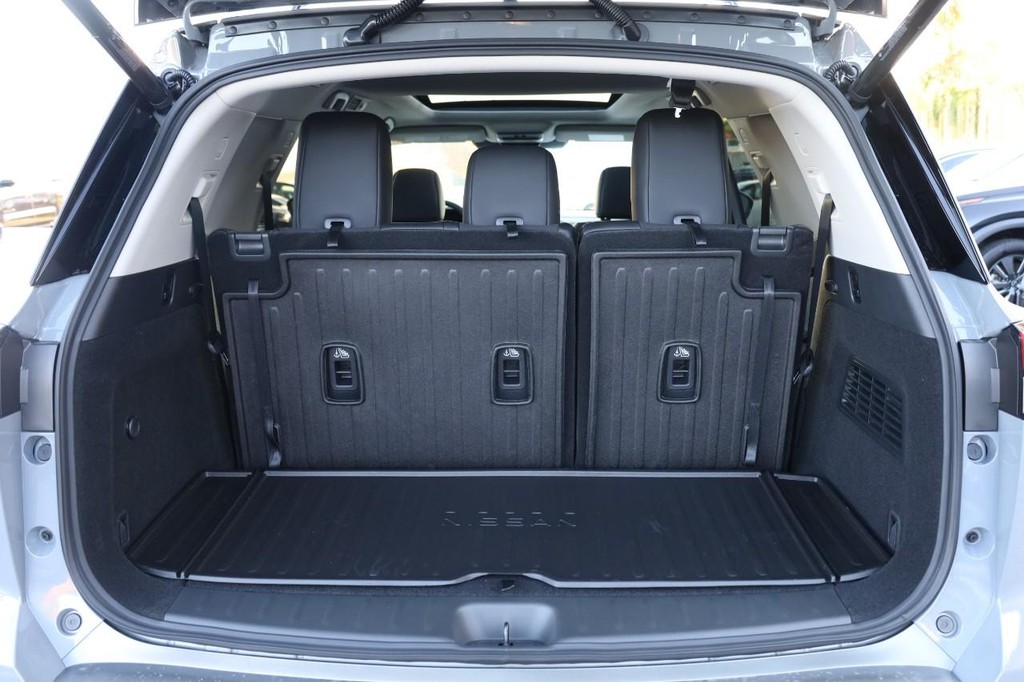 Nissan Pathfinder Vehicle Image 07