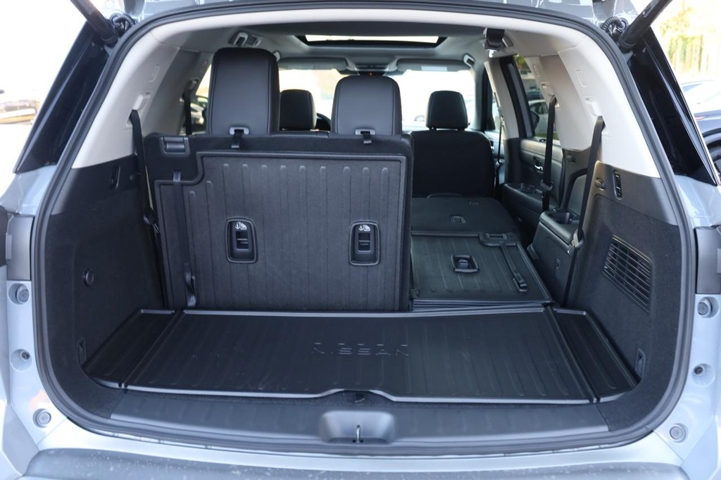 Nissan Pathfinder Vehicle Image 08