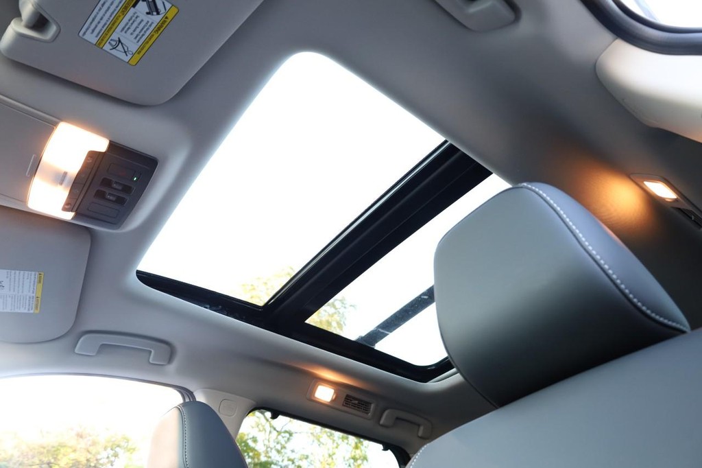 Nissan Pathfinder Vehicle Image 11