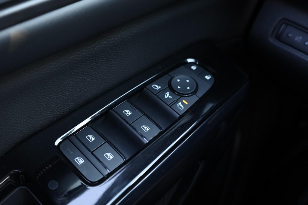 Nissan Pathfinder Vehicle Image 20