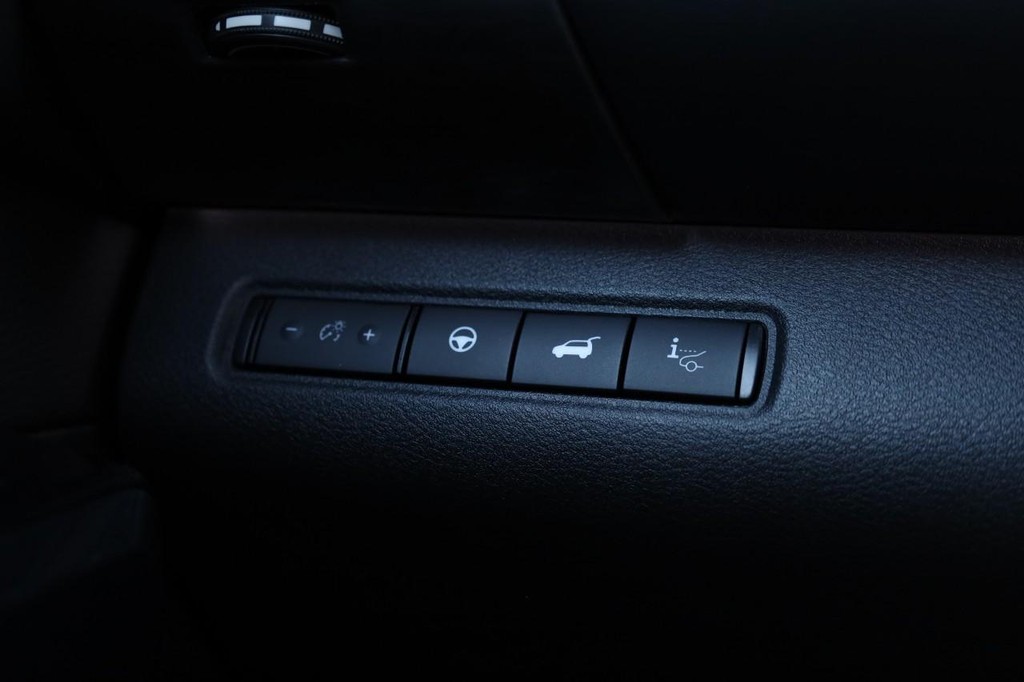 Nissan Pathfinder Vehicle Image 22