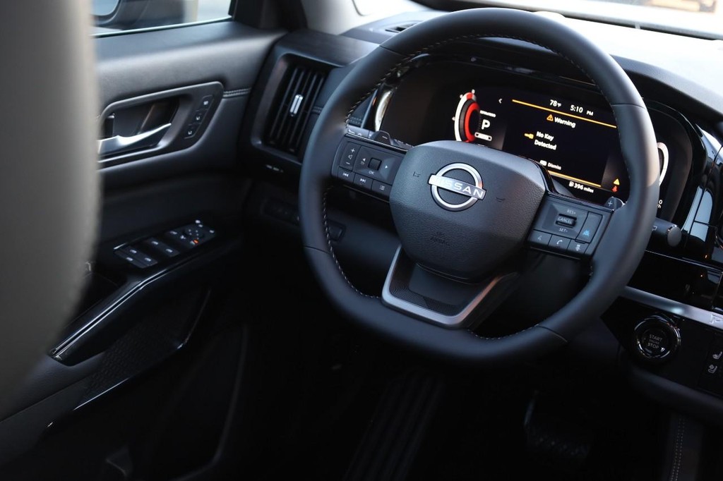 Nissan Pathfinder Vehicle Image 27