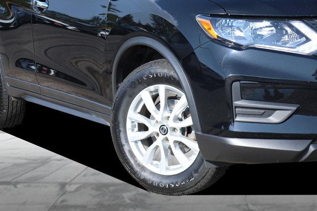 Nissan Rogue Vehicle Image 03