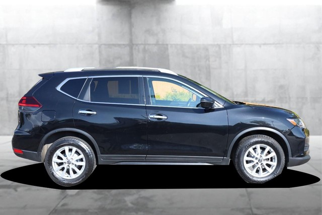 Nissan Rogue Vehicle Image 05