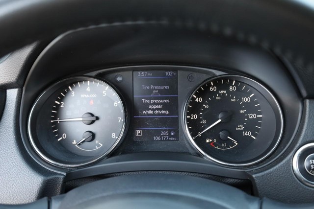 Nissan Rogue Vehicle Image 10