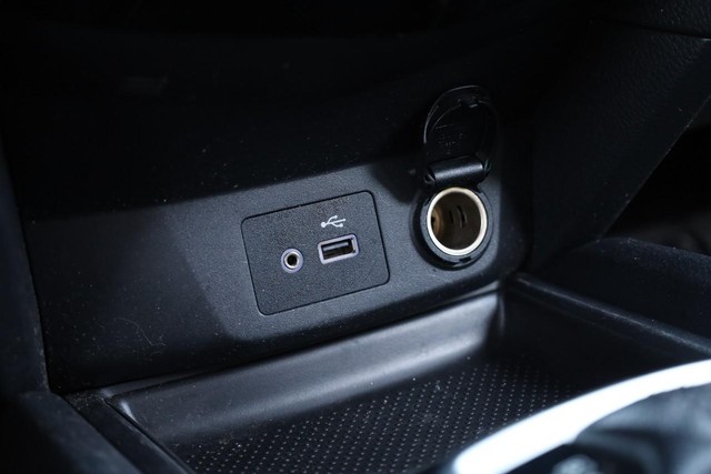 Nissan Rogue Vehicle Image 14