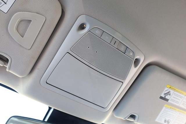 Nissan Rogue Vehicle Image 16