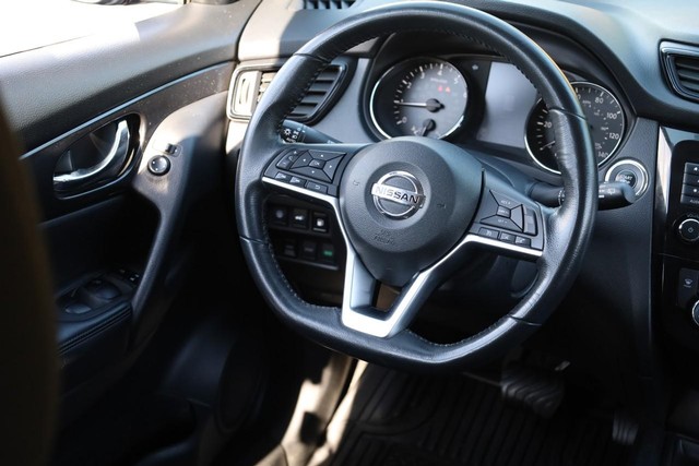 Nissan Rogue Vehicle Image 23