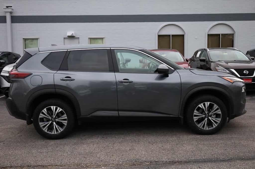 Nissan Rogue Vehicle Image 05