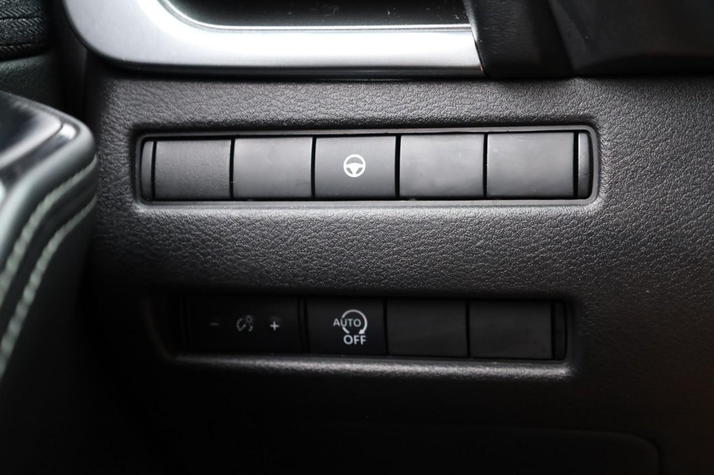 Nissan Rogue Vehicle Image 18