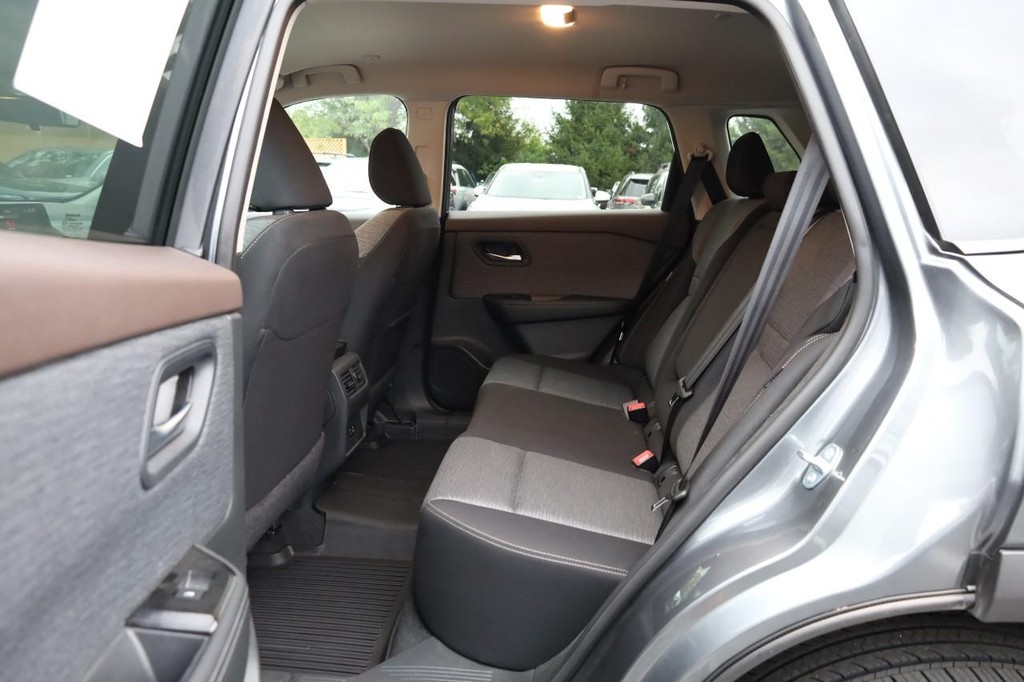 Nissan Rogue Vehicle Image 20