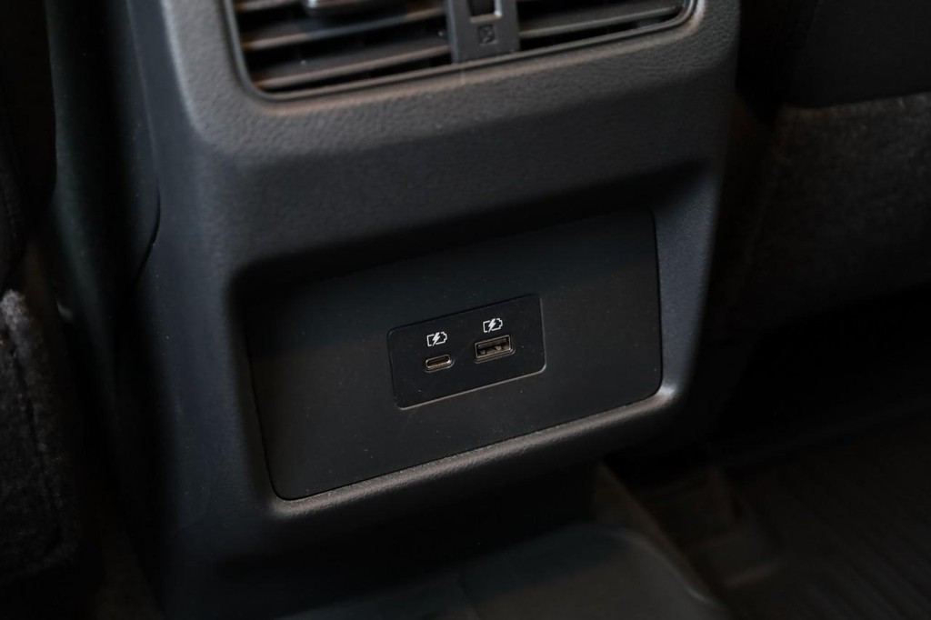 Nissan Rogue Vehicle Image 21