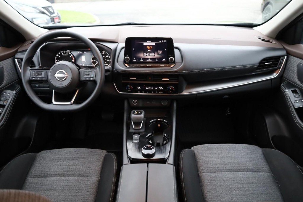 Nissan Rogue Vehicle Image 22