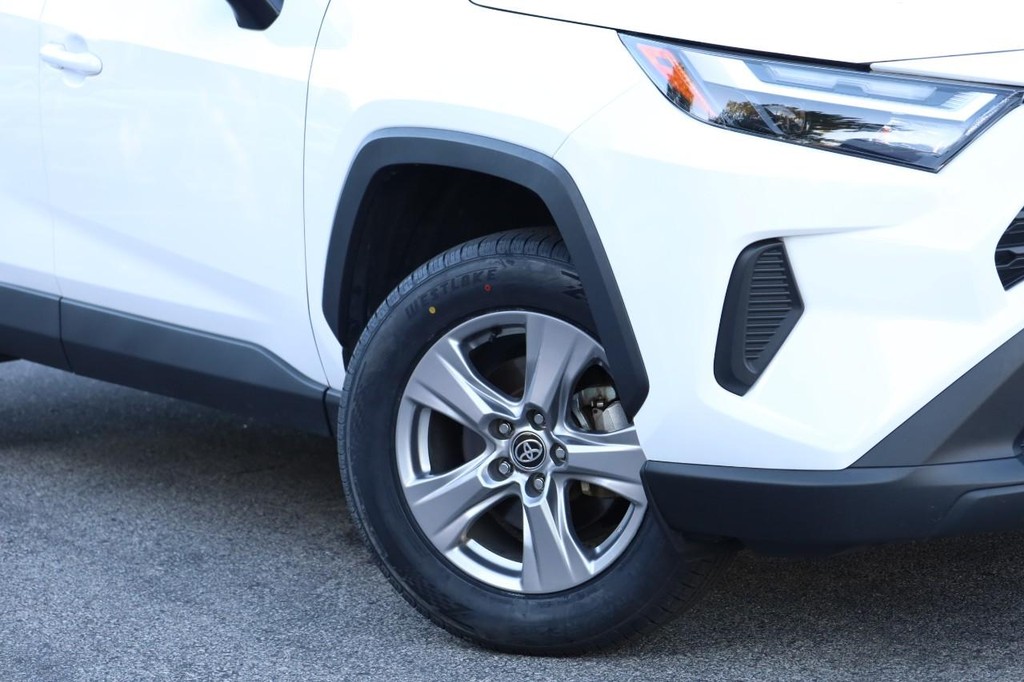 Toyota RAV4 Vehicle Image 03