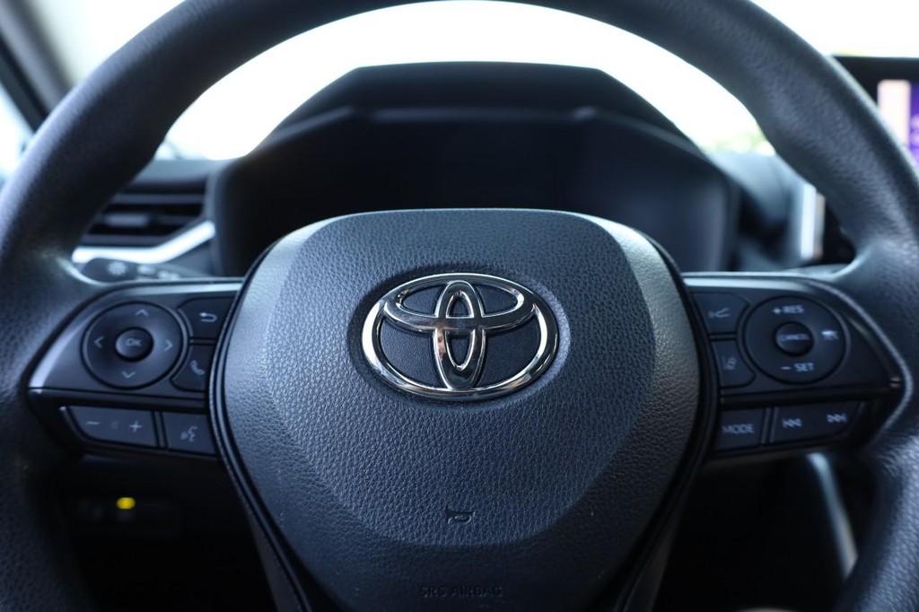 Toyota RAV4 Vehicle Image 10