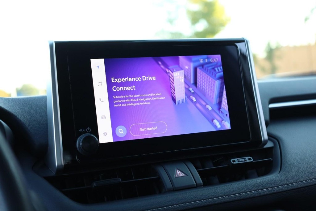 Toyota RAV4 Vehicle Image 12