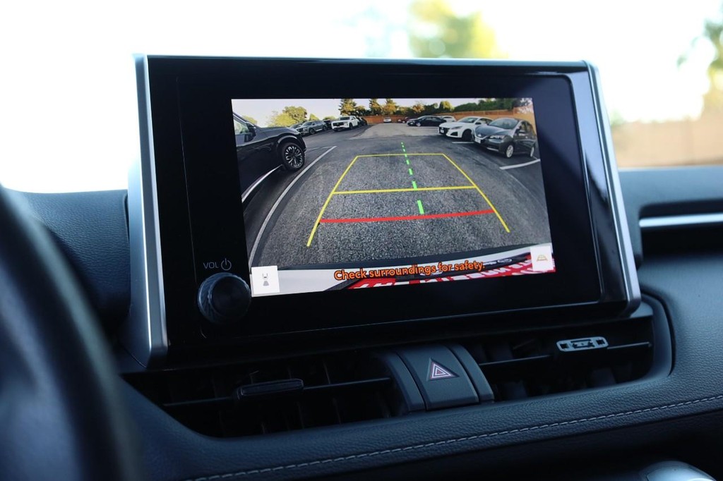 Toyota RAV4 Vehicle Image 13