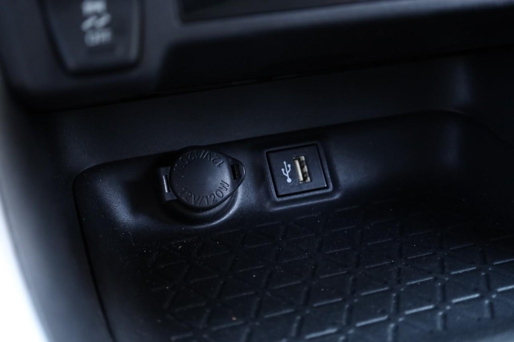 Toyota RAV4 Vehicle Image 15