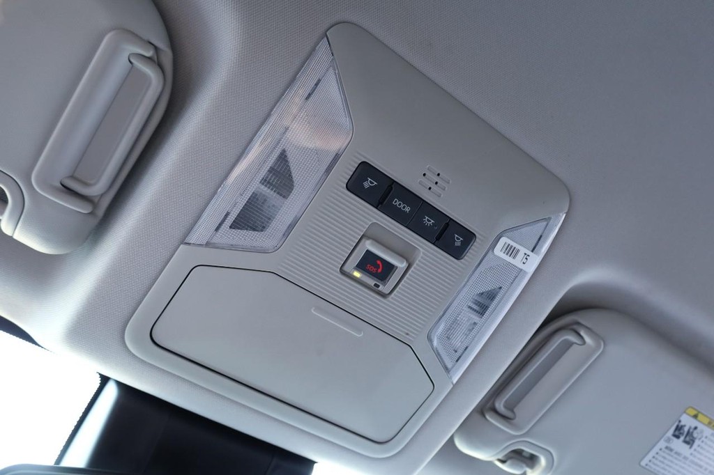 Toyota RAV4 Vehicle Image 17