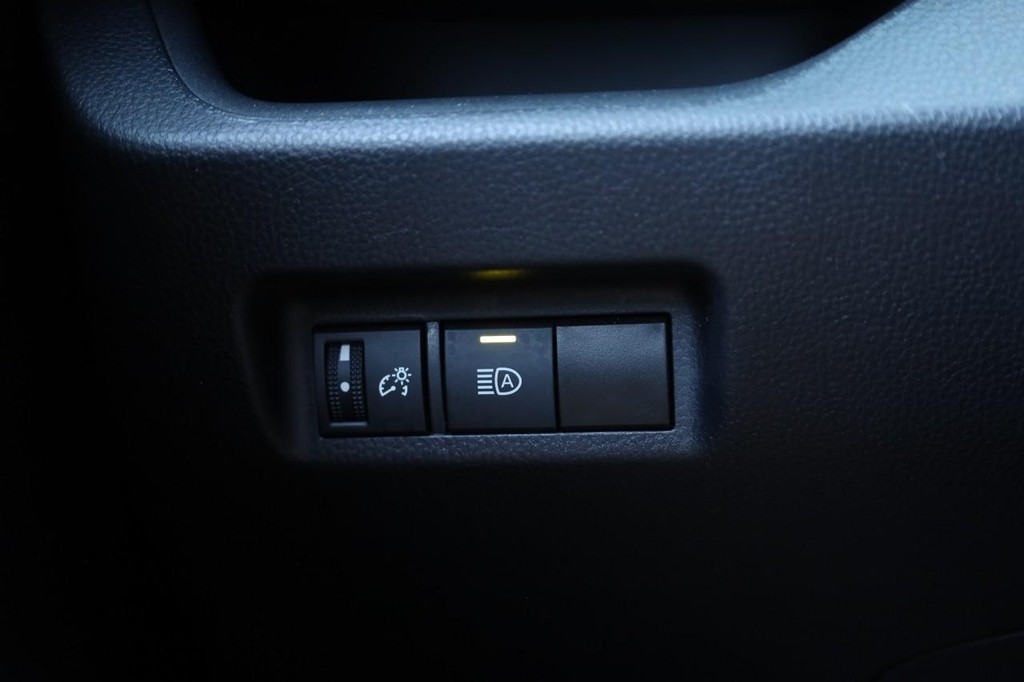 Toyota RAV4 Vehicle Image 19