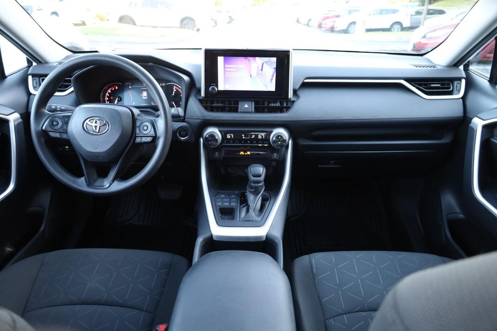Toyota RAV4 Vehicle Image 22