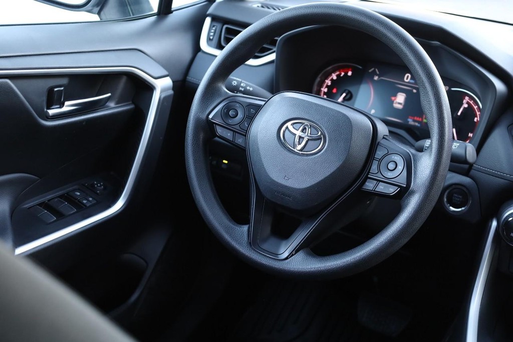 Toyota RAV4 Vehicle Image 23