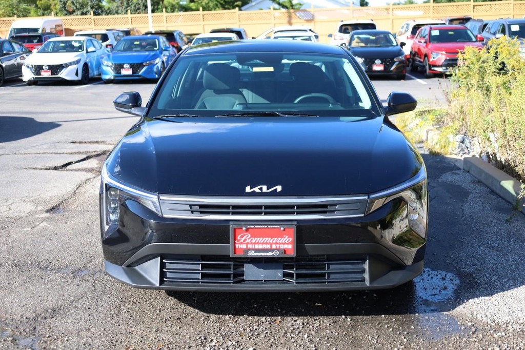 Kia K4 Vehicle Image 04